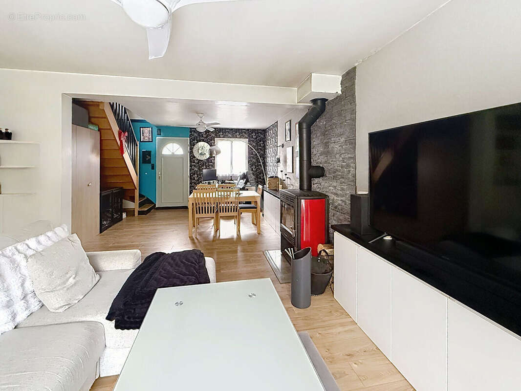 Maison à VILLEVEQUE