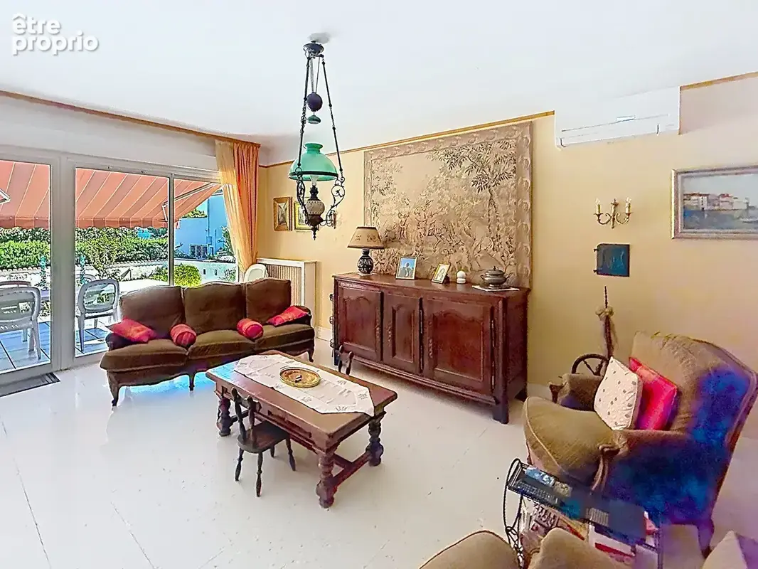 Maison lumineuse de 163 m2 avec piscine et vue sur l'étang - photo 4