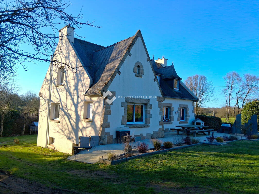Maison à QUINTIN