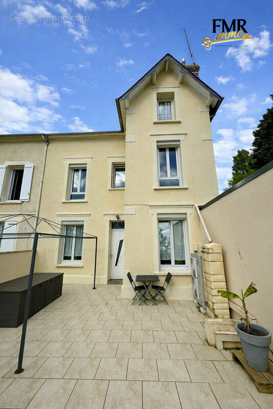 Maison à MEZIDON-CANON