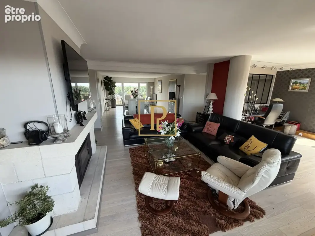 Photo Appartement à Sainte-Catherine au prix de 790 000€