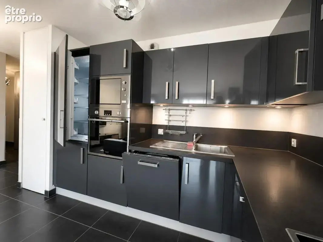 Appartement récent F3 de 67 m² avec parking et piscine - photo 19