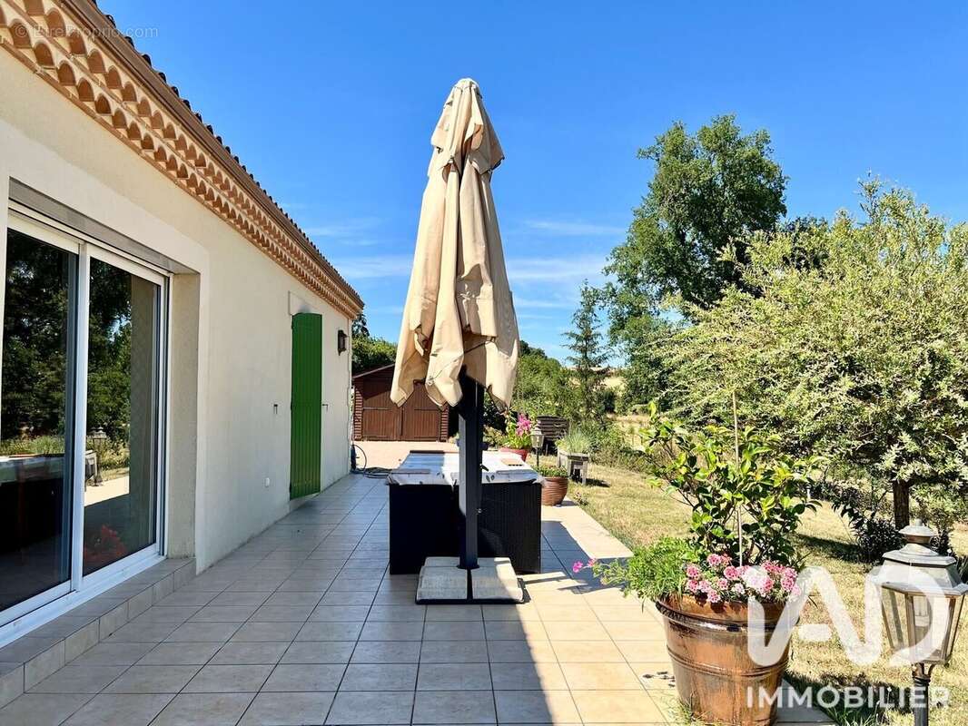Maison 227 m² à Nantheuil  - photo 4