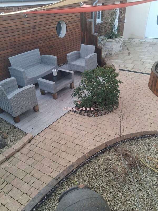 Maison à NEUVILLE-DE-POITOU