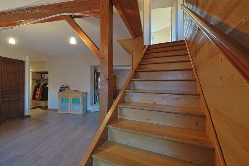 Maison à SAINT-HYMETIERE