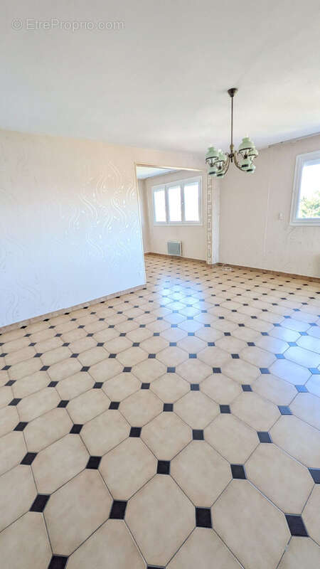 Appartement à SATHONAY-CAMP