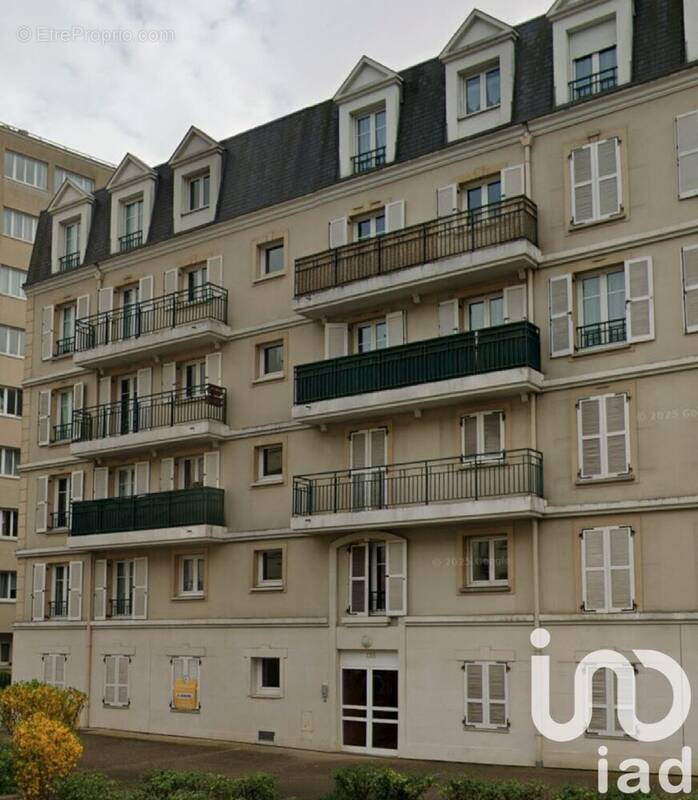 Photo 1 - Parking à SEVRES