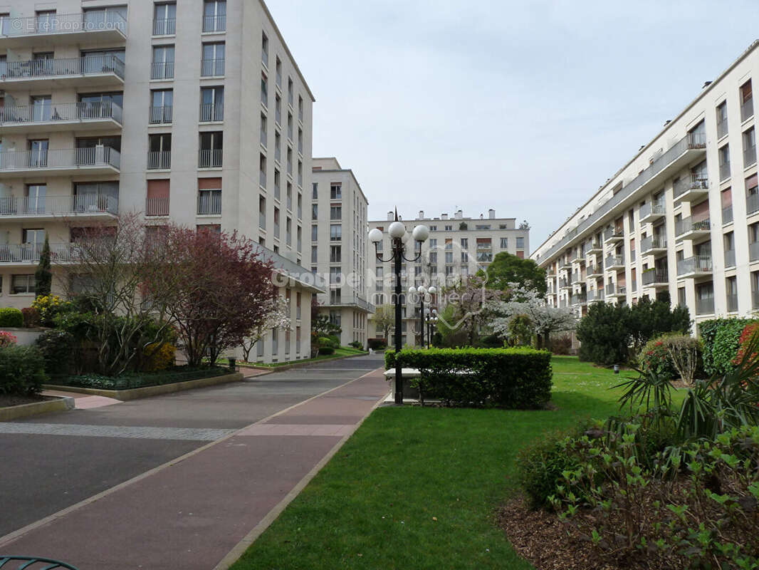 Appartement Versailles 5 pièce(s) 115.74 m2 + 2 Balcons - photo 12
