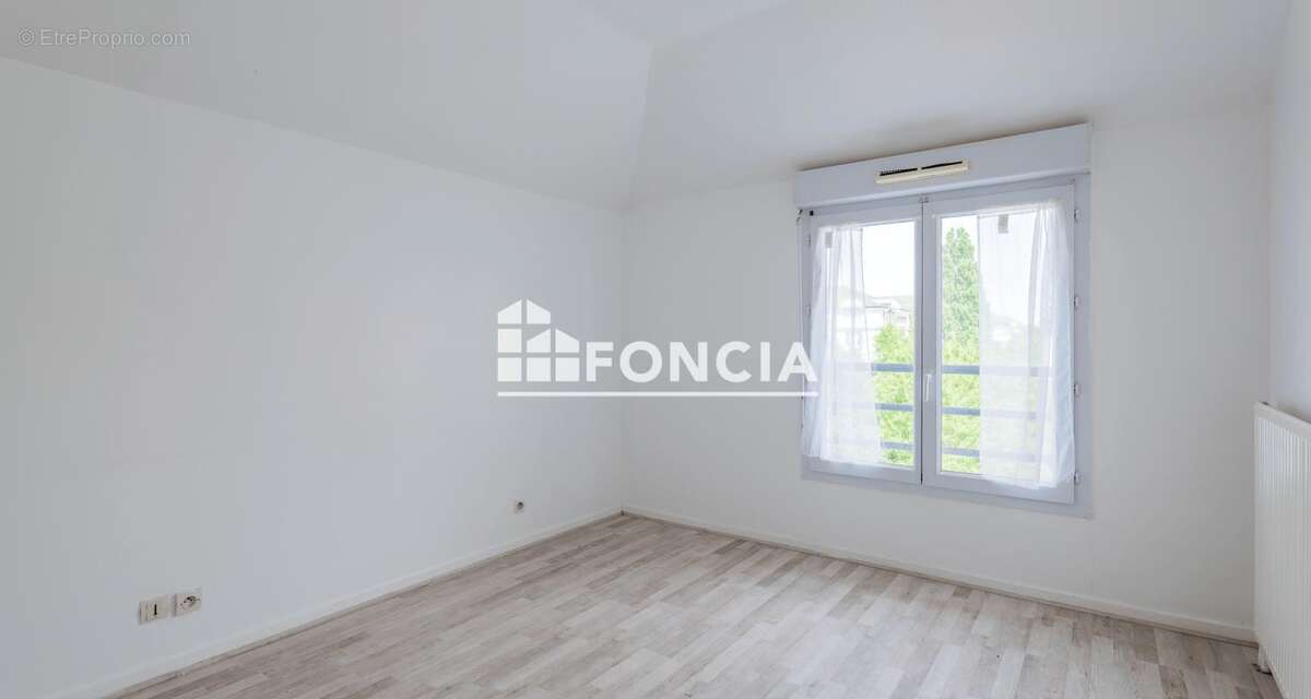 Appartement à BUSSY-SAINT-GEORGES
