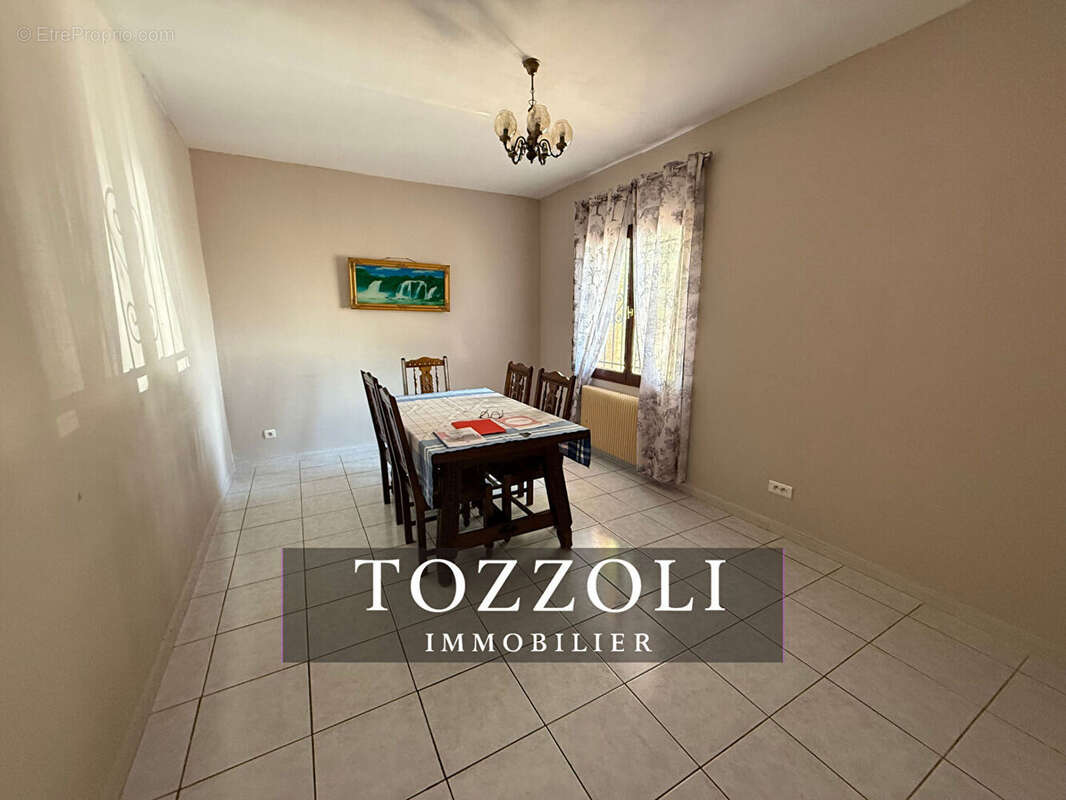 Maison Diemoz 7 pièce(s) 155.25 m2 - photo 3