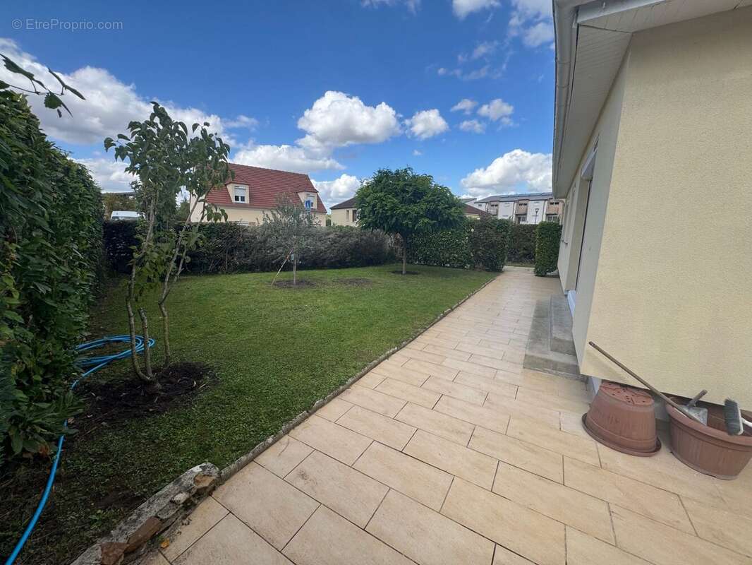 Maison à BELLEU