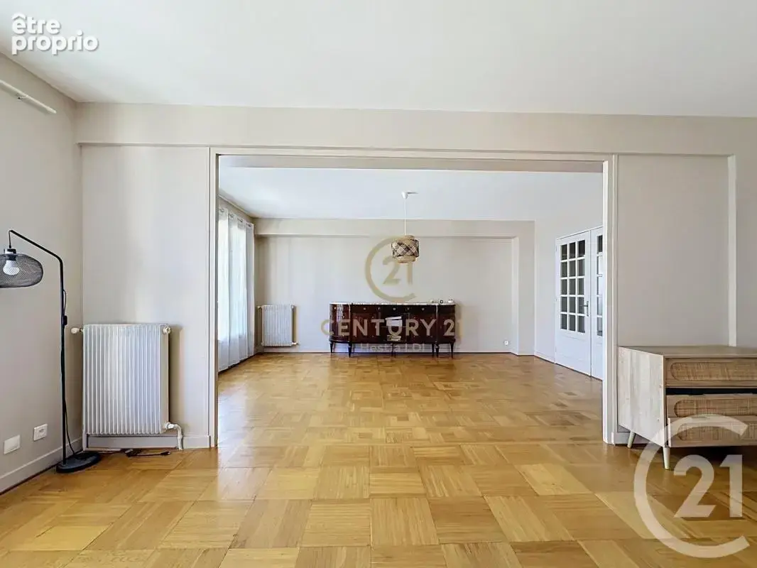 Appartement 4 pièces 99 m² à vendre à Lyon-8e (69008) - photo 2