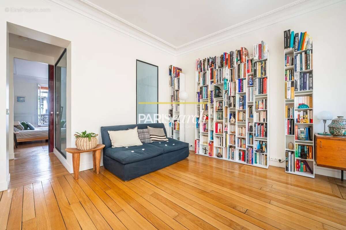 Appartement à PARIS-3E