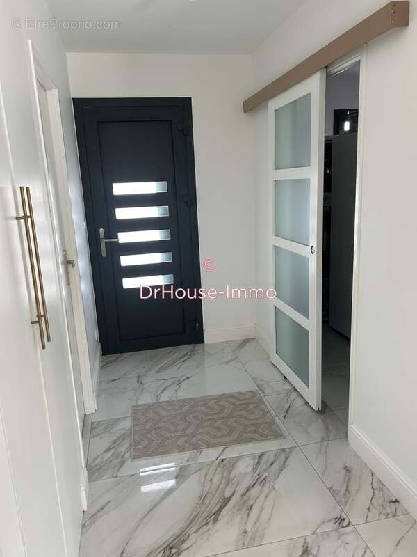 Maison 100 m² à La Couronne  - photo 19