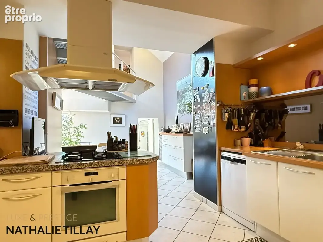 FLEURY LES AUBRAIS, maison familiale à vendre, jardin, garages et stationnements - photo 12