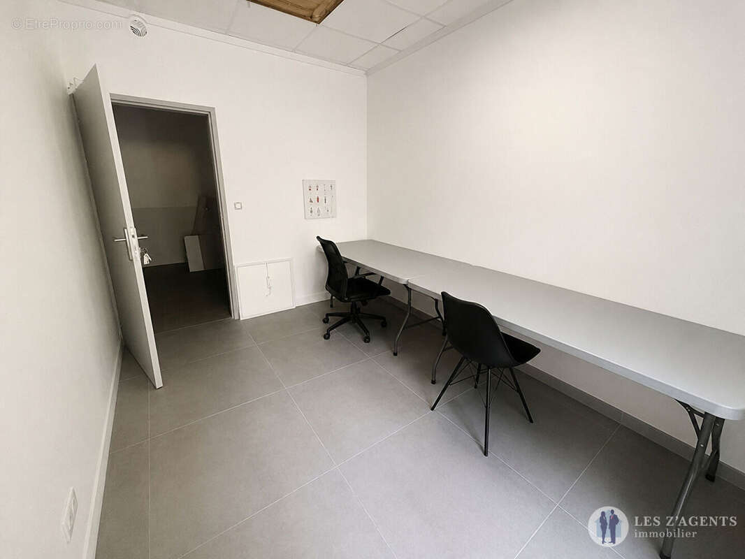 Bureau rénové aux portes - photo 2