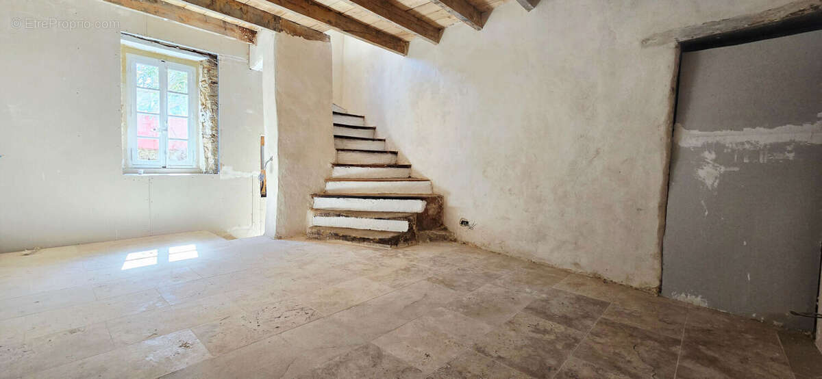 Maison à BAGNOLS-SUR-CEZE