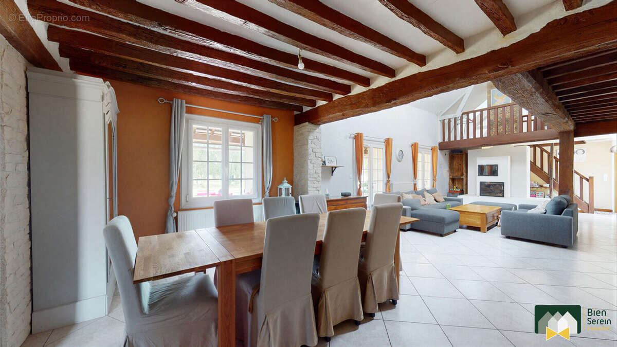 Maison à LUPLANTE