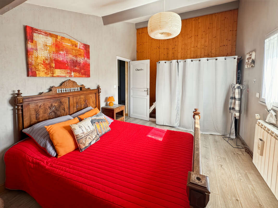 Maison à PAREMPUYRE