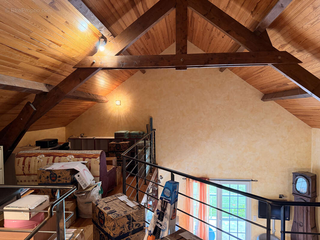 Maison en pierre et grange rénovée - photo 9