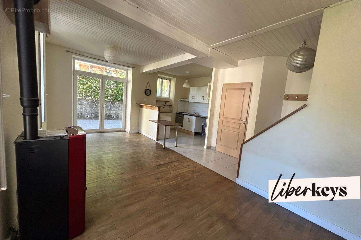 Idéal investissement locatif – Maison de village composée de deux logements loués - photo 2