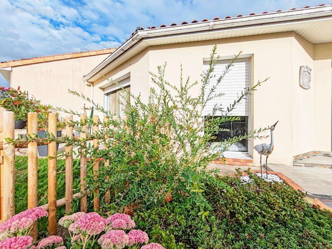 Maison à CHANTELOUP-LES-BOIS