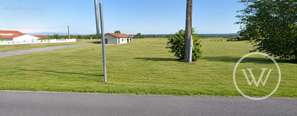 Terrain 1046 m² à Beaurepaire  - photo 3