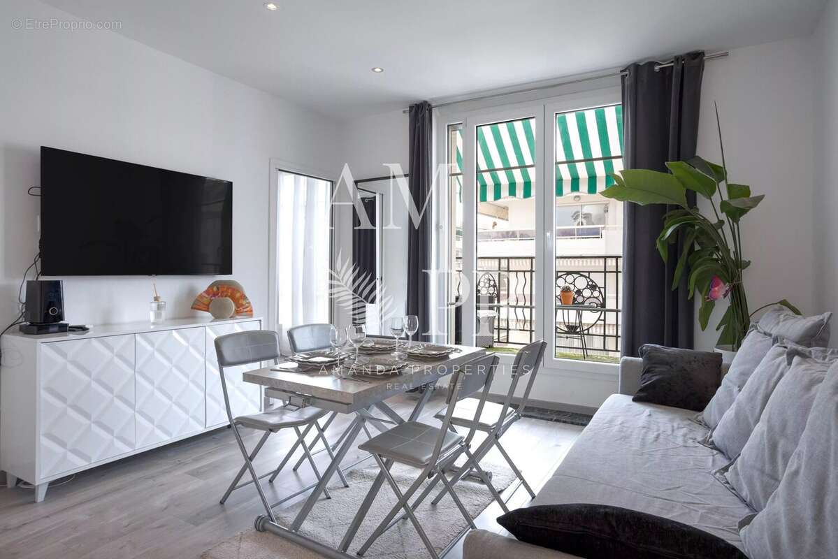 A deux pas des plages - Cannes Arrière Croisette - Appartement 2 pièces de 40m2 - Aperçu Mer - photo 9