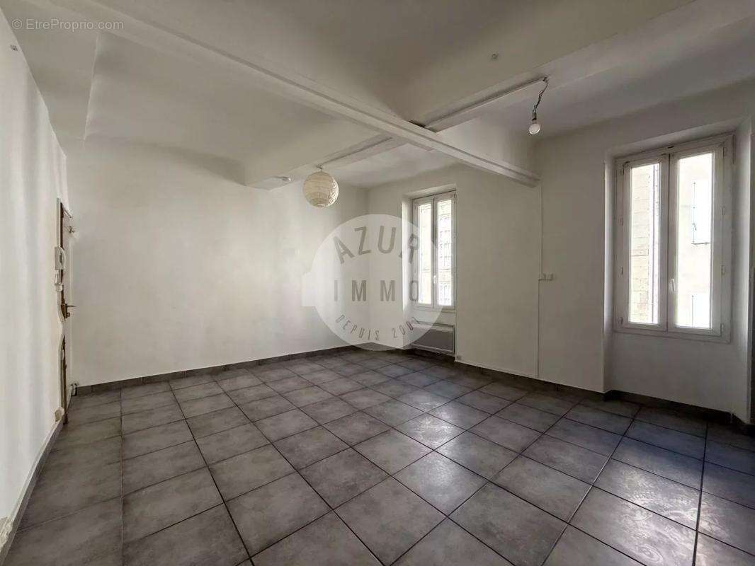 Appartement à ROQUEVAIRE