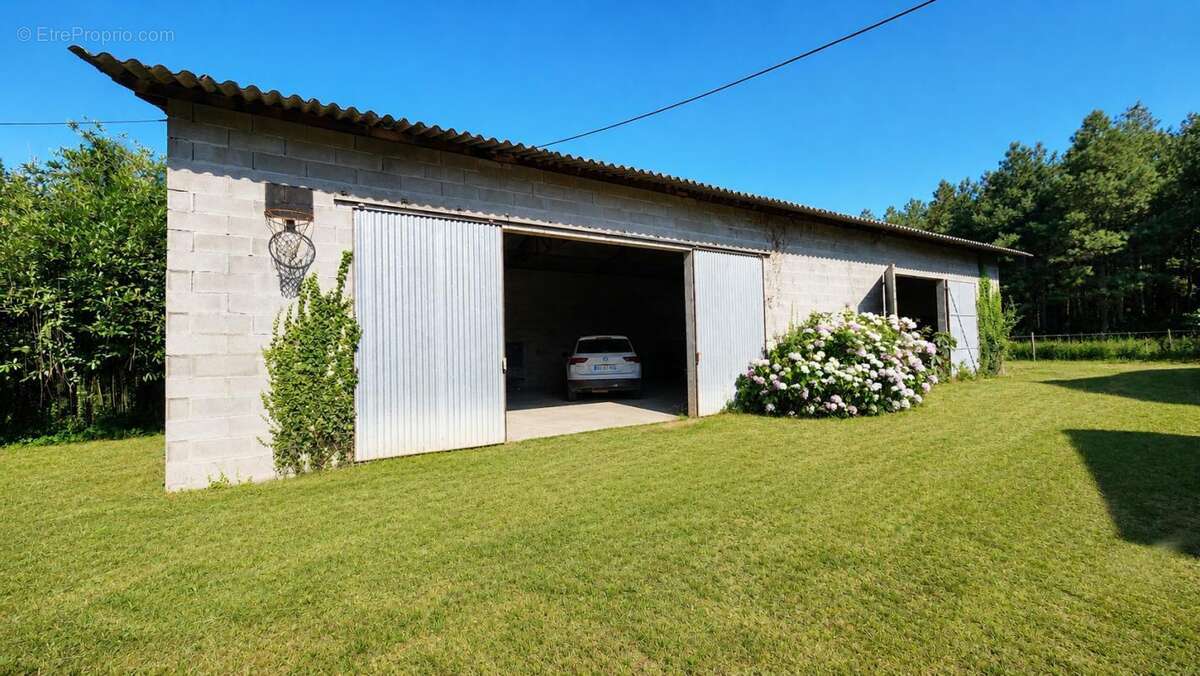Maison 225 m2 - PISCINE - 26 915 m² de terrain - Dépendances - photo 16
