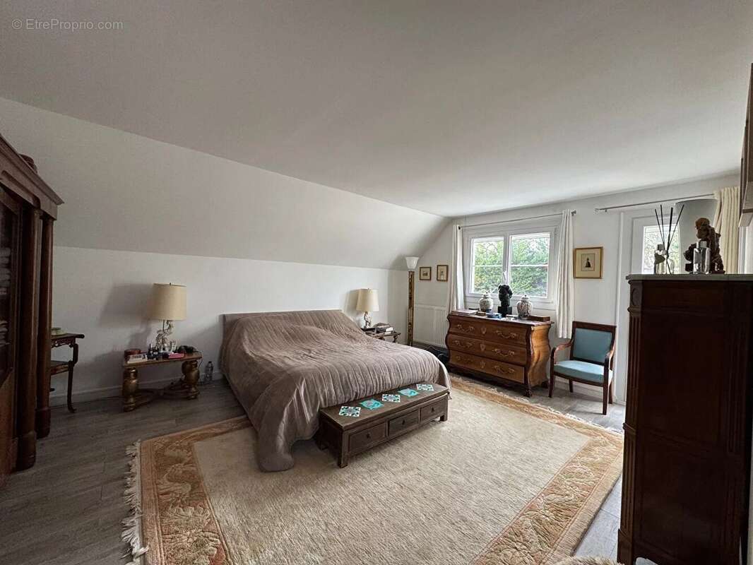 Maison à SAINT-NOM-LA-BRETECHE