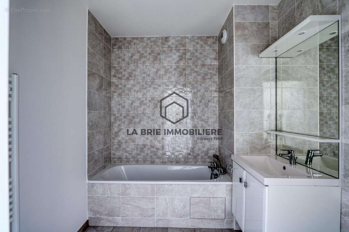 Appartement 63 m² à Mennecy  - photo 5