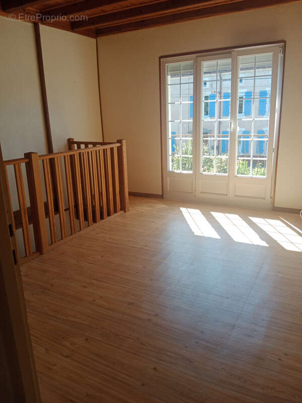 Maison à SAINT-VALBERT