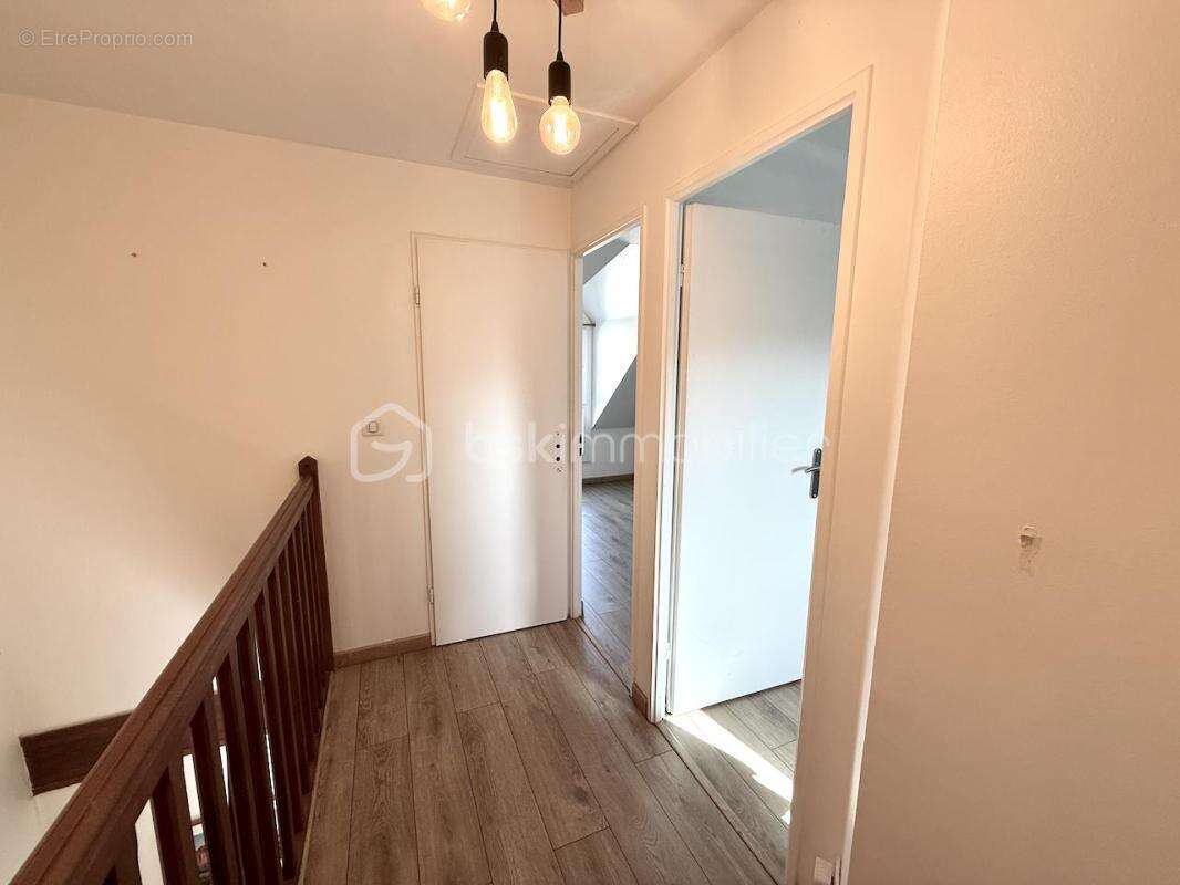 Appartement à SAULX-LES-CHARTREUX