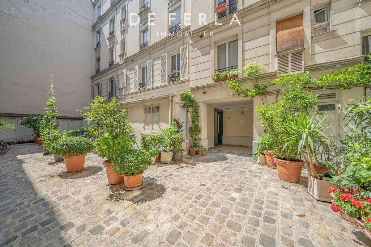 Paris XIVème - Maurice Ripoche : Deux pièces refait à neuf au calme absolu - photo 8