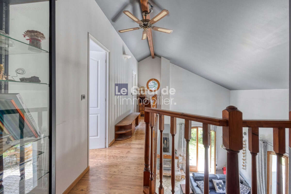 Maison à CHARNECLES