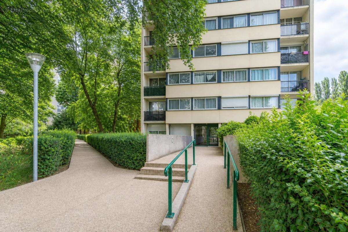 Appartement type F3 avec double séjour - photo 18