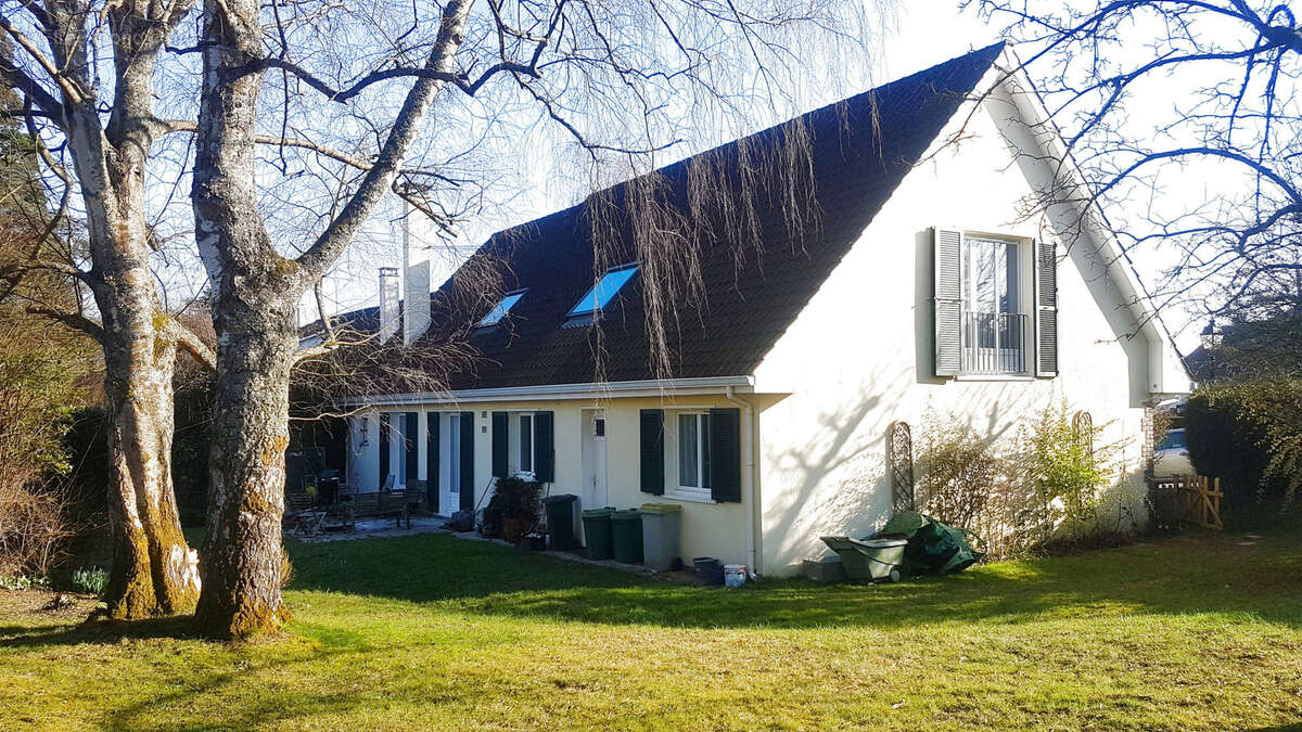 Maison à SAINT-NOM-LA-BRETECHE