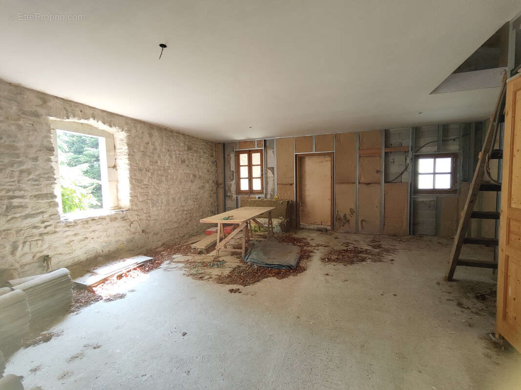 Maison à PONT-DE-BARRET