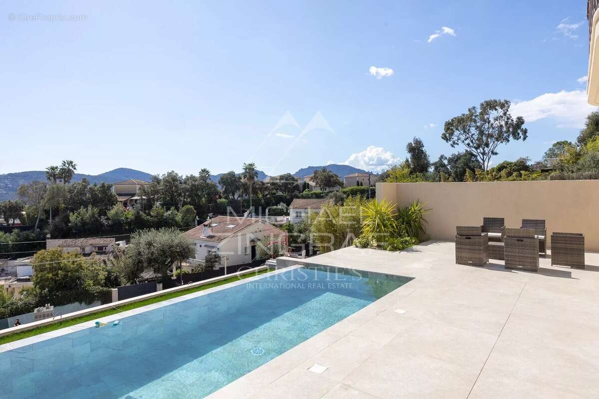 Maison à MANDELIEU-LA-NAPOULE