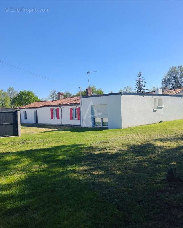 Maison à LE LANDREAU