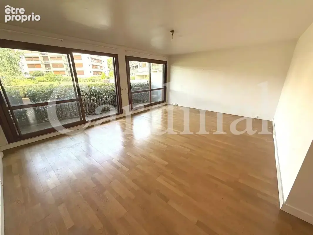 Photo Appartement à Noisy-Le-Roi au prix de 235 000€