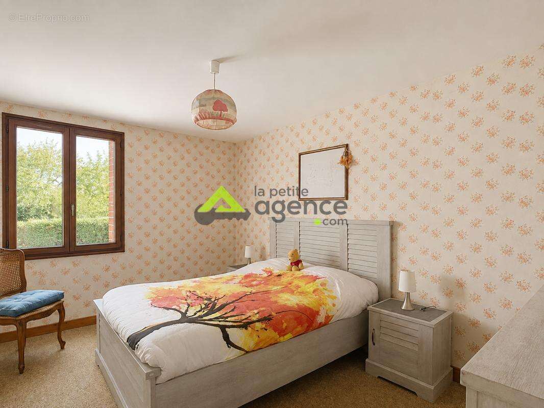 Maison familiale 7 pièces   145 m2   Terrain de 1 631 m2   A - photo 9
