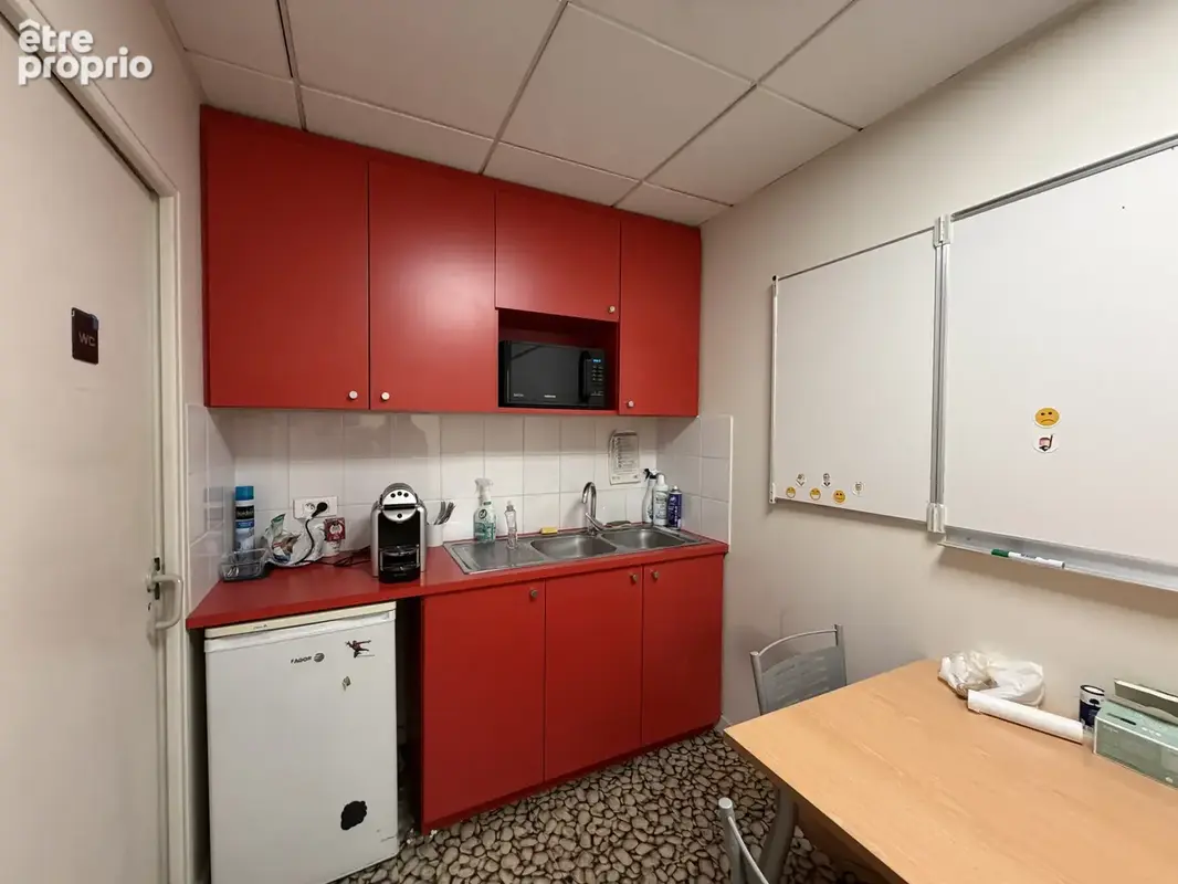 Local Commercial RDC - Paris 12 - 144 m2 - Climatisé - photo 4