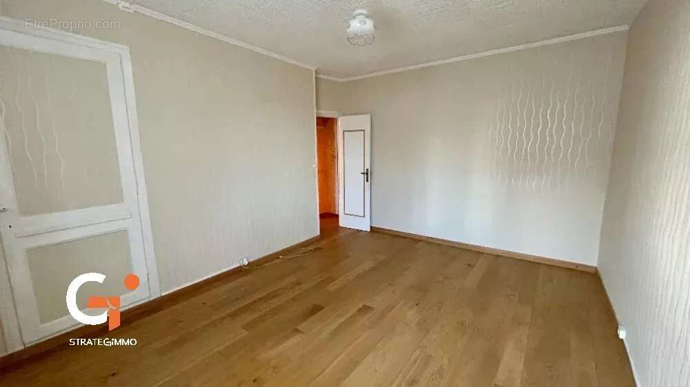 Maison à SAINT-ETIENNE-DU-ROUVRAY