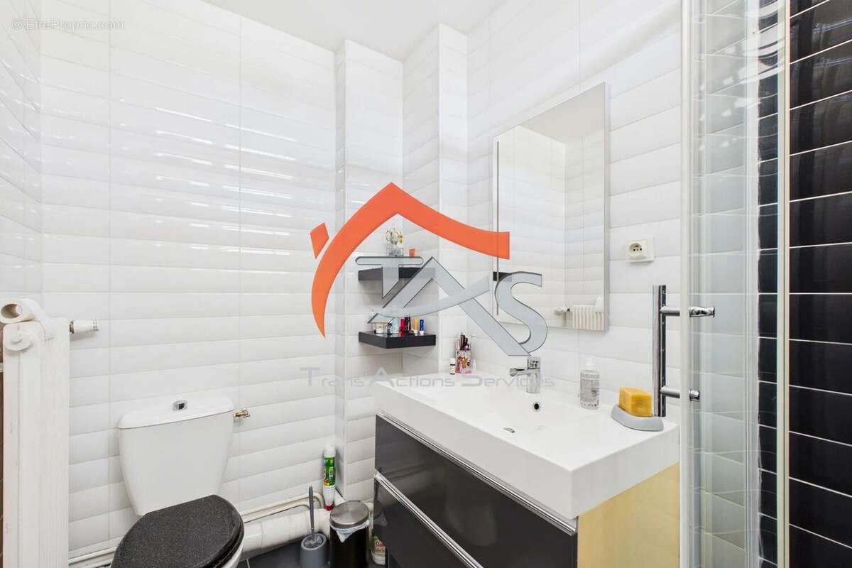 Appartement à SAINT-PRIEST-EN-JAREZ