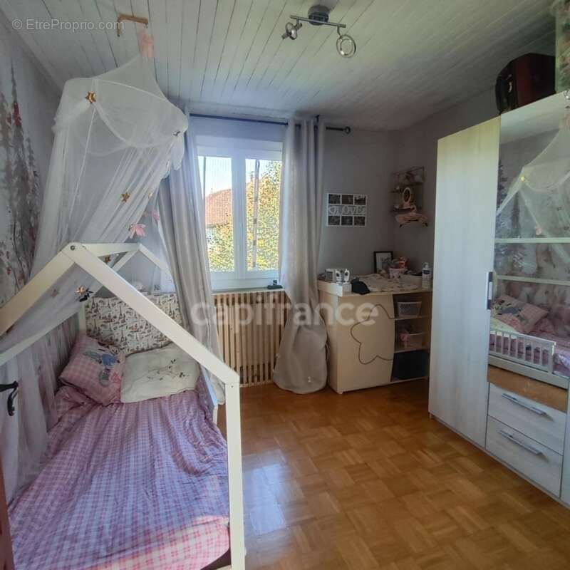 Maison à LES AVENIERES