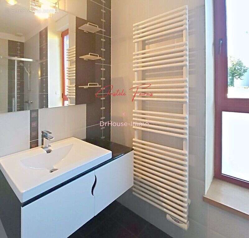 Maison 156 m² à Louvigne-Du-Desert  - photo 17