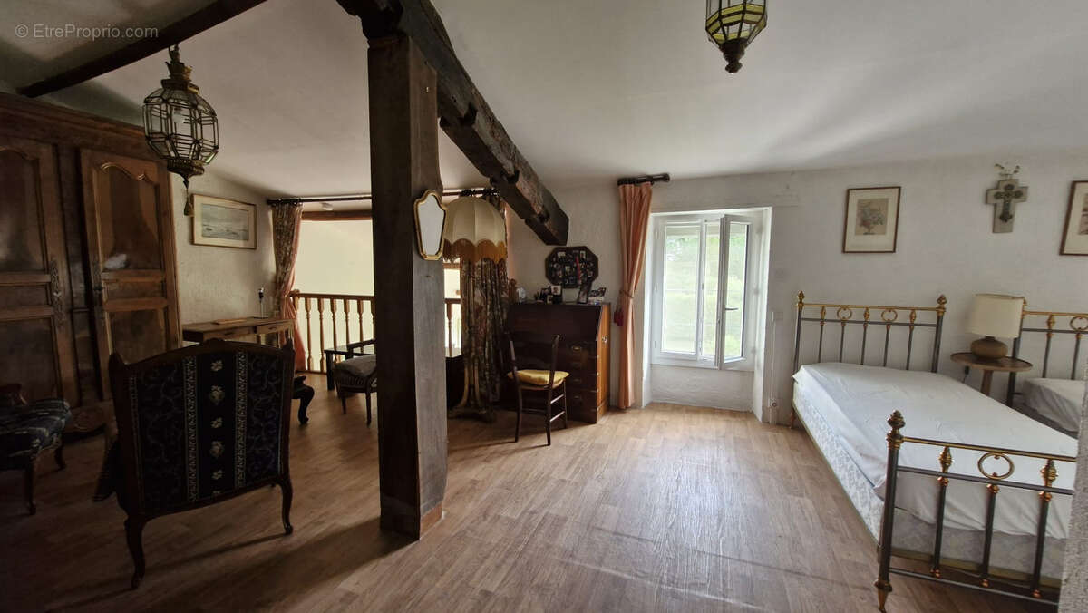 Maison à MORTAGNE-SUR-GIRONDE