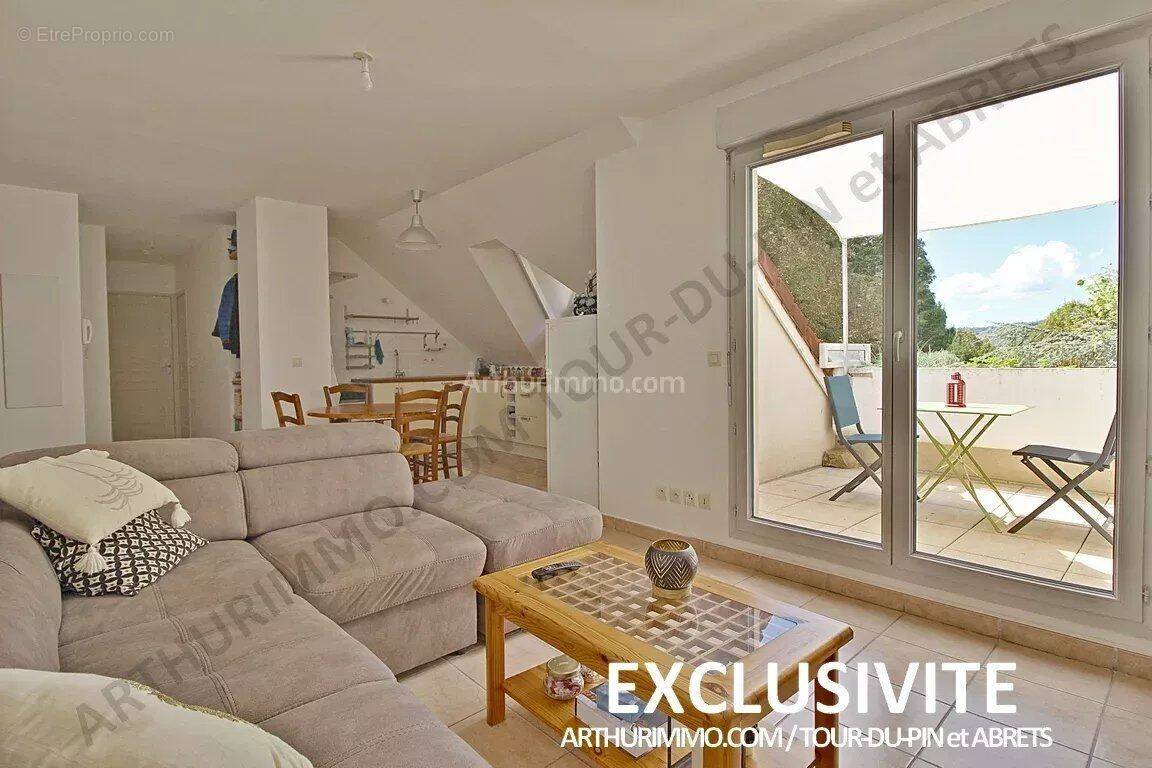 Appartement à LA TOUR-DU-PIN